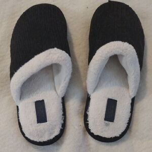 Rachel Soft Black and White Slippers No Size, See Measurements